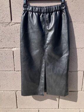 Tahari Black Faux Leather Pencil Skirt with Front Vent
